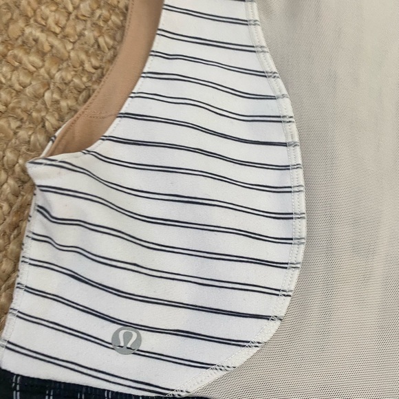 Lululemon workout top - Picture 3 of 3